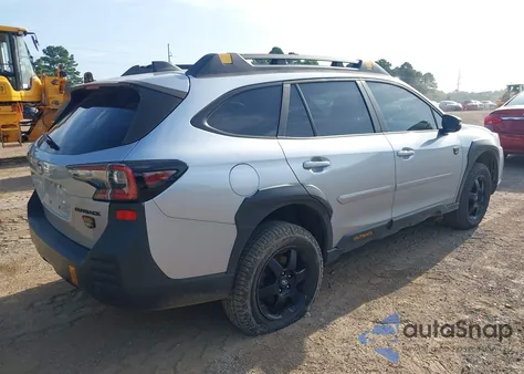 2022 Subaru Outback Wilderness z USA, uszkodzony, nr VIN 4S4BTGUD3N3265535